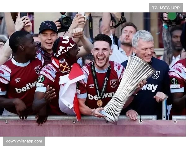 西汉姆联4球均来自运动战，莫耶斯放弃长传冲吊改打地面渗透